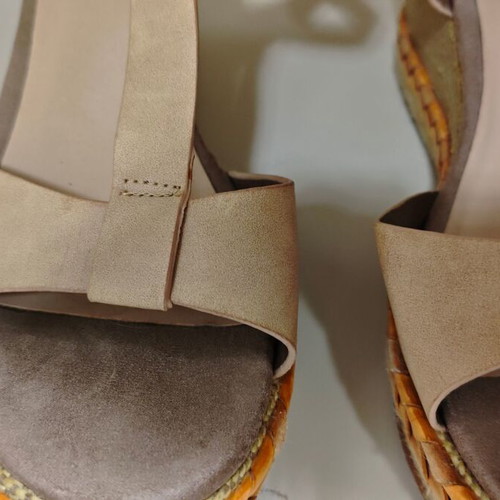 Verde T-Strap platform sandals size 40 like new, beige taupe