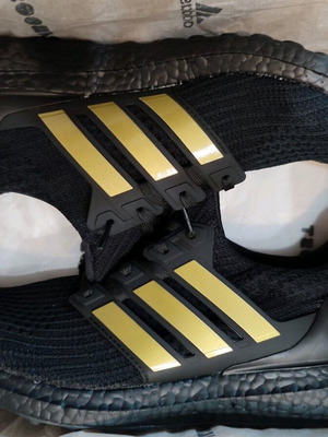Adidas Ultra Boost 4.0 καινούργια ανδρικά αθλητικά παπούτσια νούμερο 45.5 μαύρο και χρυσό
