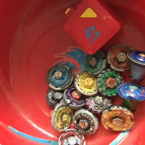 Beyblade Metal Fusion collection like new, 66+ pieces with accessories