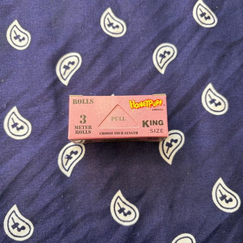 HoneyPuff Classic Pink Roll 3 Meter King Size new, pink color