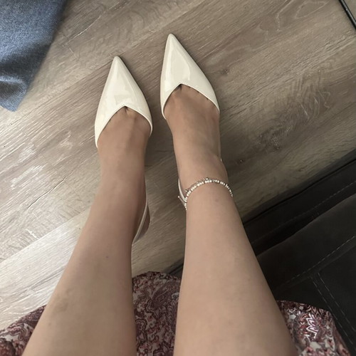 White elegant pumps size 40, new with back strap