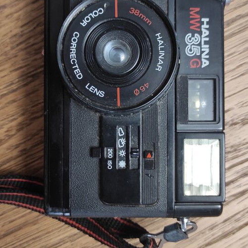 Halina MW 35G Analog Camera like new