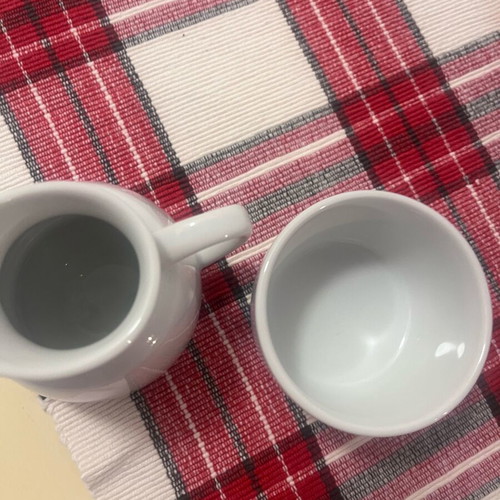 Milk jug and sugar bowl like new, set