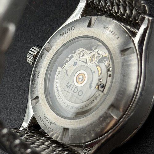 Mido automatic men's watch like new, silver color with box and strap