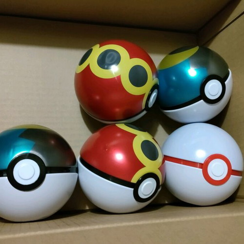 Tin Pokeball new with cards for collection or storage