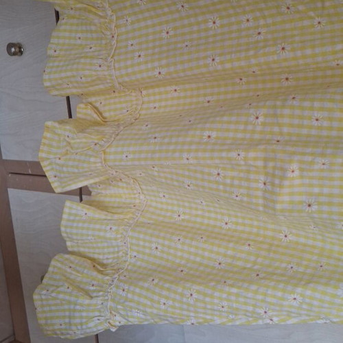 Girls' dress new, size 122 cm, yellow
