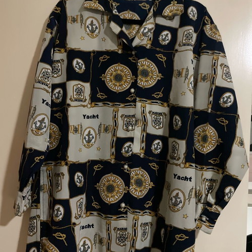 Women's classic shirts size large like new, set of 3 pieces