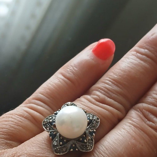Ring with 14K gold base and 925 silver, diamonds, sapphires, large pearl, like new, 17 mm
