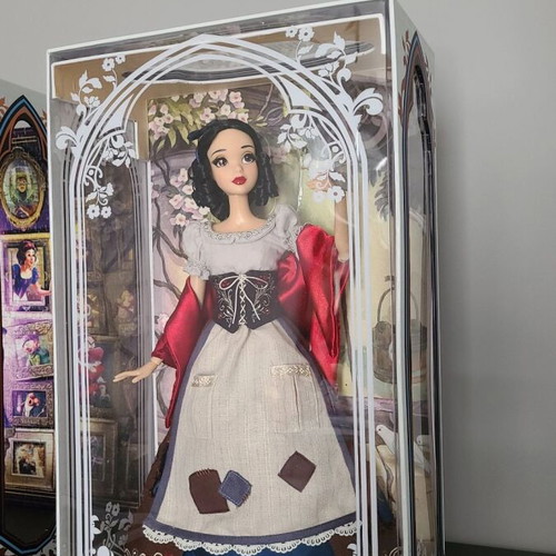 Disney Snow White limited edition 17" doll new
