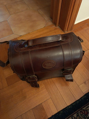 Leather crossbody bag like new