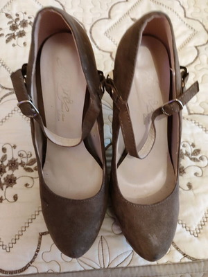 Amore women's heels used, brown, size 40