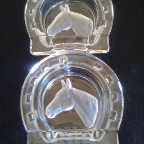 Ashtrays set of 8 like new