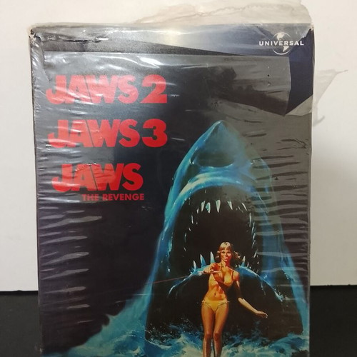 Jaws 3 DVD set used, English subtitles