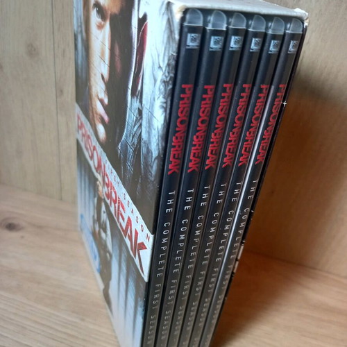 Prison Break Season 1 DVD like new with English subtitles
