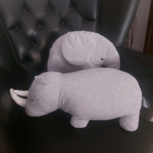 Pack of 2 plush animals like new, elephant and hippopotamus