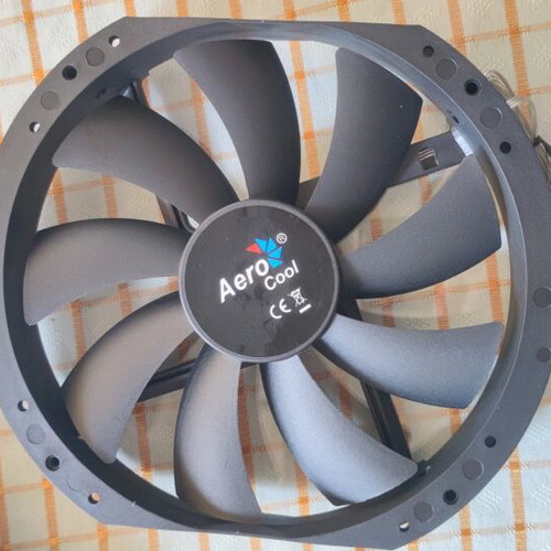 Computer cooling fan new with 3 connectors