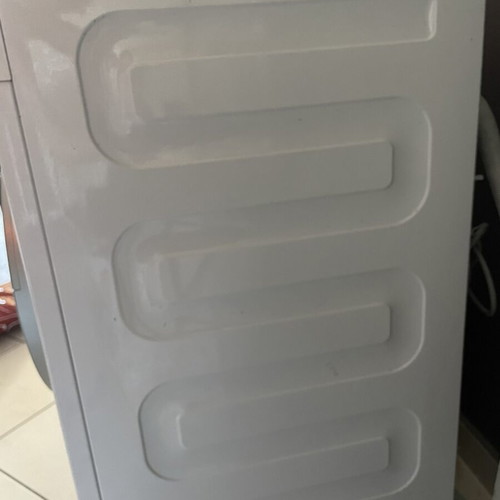 Washing machine like new, 7 kg load capacity