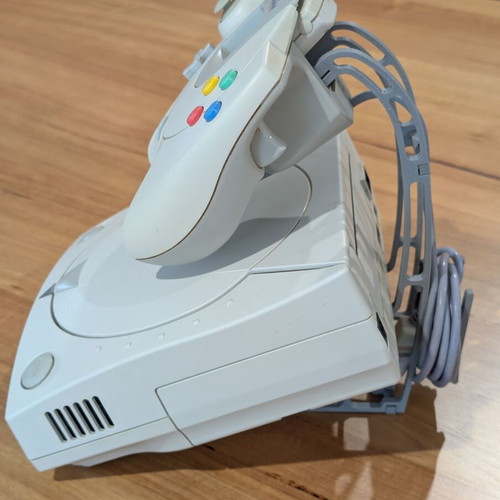 3D Printed Βάση Κονσόλας και Χειριστηρίου με Cable Management για Sega Dreamcast