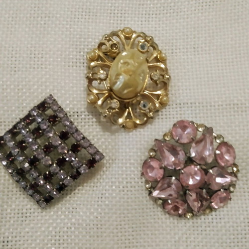 Vintage pins with semi-precious stones like new, set of 3