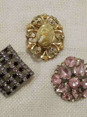 Vintage pins with semi-precious stones like new, set of 3