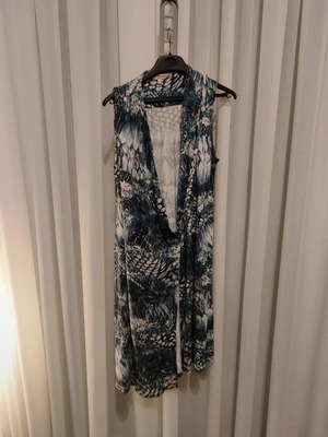 L.K. Bennett long caftan like new, blue and turquoise, size M