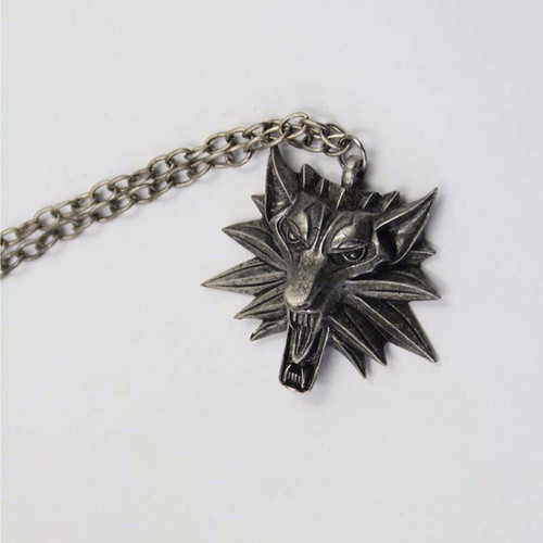 The Witcher 3 Wild Hunt Pendant like new, wolf design