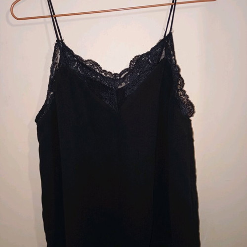 Women's elegant camisole top with lace and lining like new, black