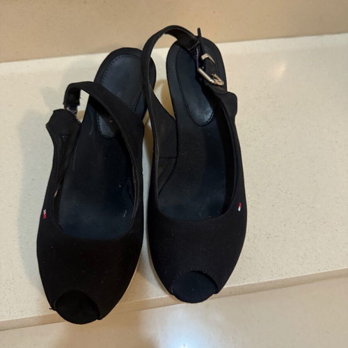 Tommy Hilfiger low platform sandals like new, black, size 38
