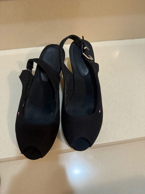 Tommy Hilfiger low platform sandals like new, black, size 38