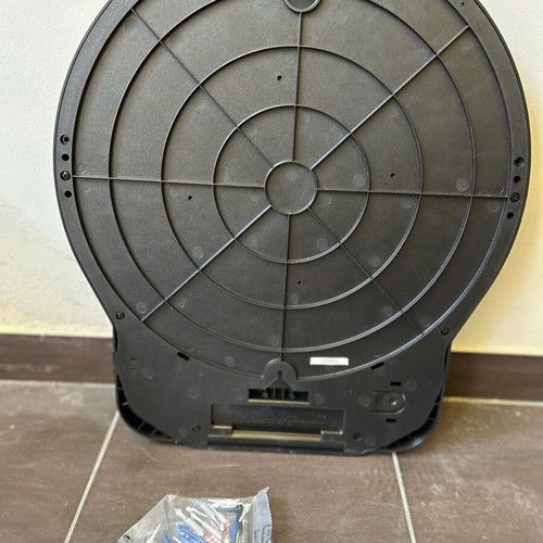Electronic dartboard with darts