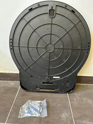 Electronic dartboard with darts