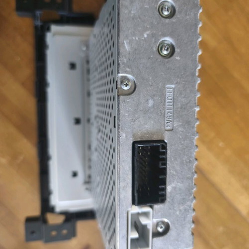 Suzuki Grand Vitara Radiocd like new, genuine