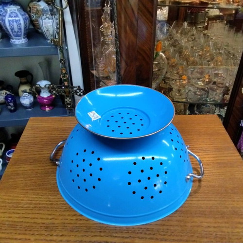Calypso Basics 1.5gt colander new, blue color