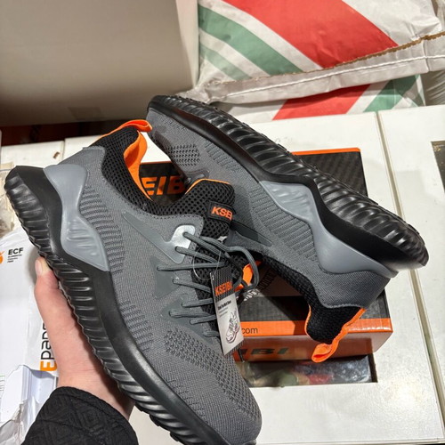 Work shoes new with and without protection, sizes 40-46