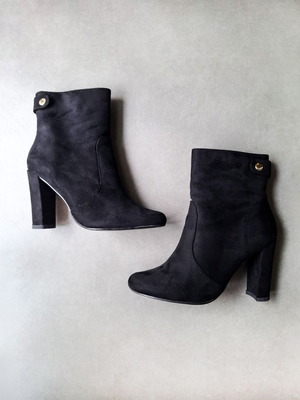 Exé black suede ankle boots size 38 like new