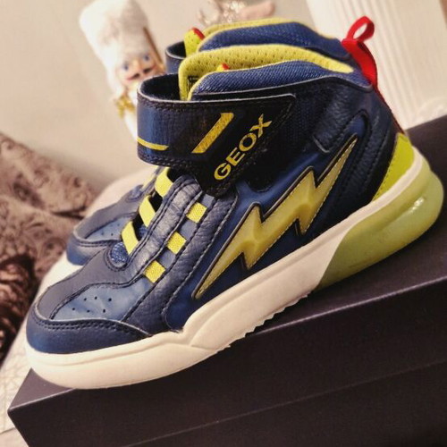 Geox boots with lights like new, size 32