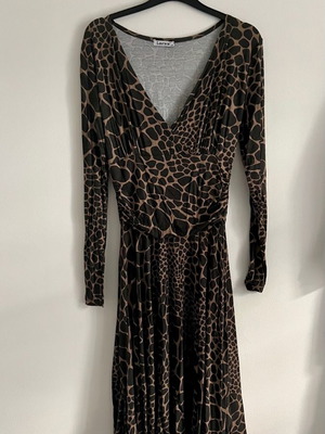 Φόρεμα midi animal print σαν καινούργιο, μέγεθος s/m, μπεζ καφέ