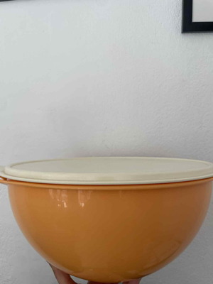 Tupperware Mega Mixing Bowl 7.5 Liters like new