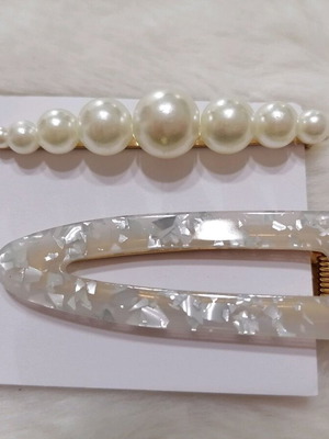 Women’s hair accessory clip set of 2 with pearls new