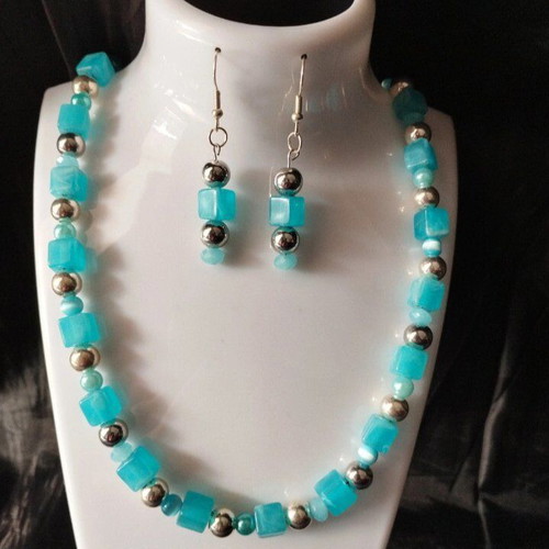 Handmade blue summer necklace and earings