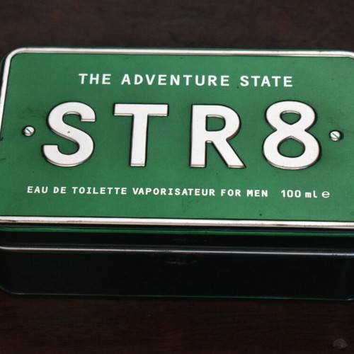 Green tin box like new