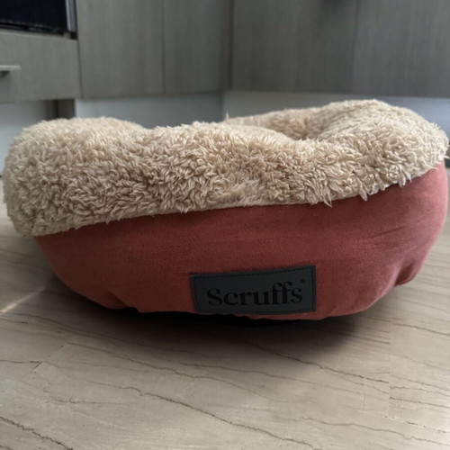 Scruffs dog and cat bed new, 45 cm diameter