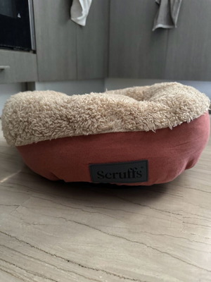 Scruffs легло за котка или малко куче, ново, диаметър 45 см