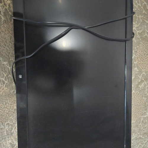 F&U TV used without stand and remote