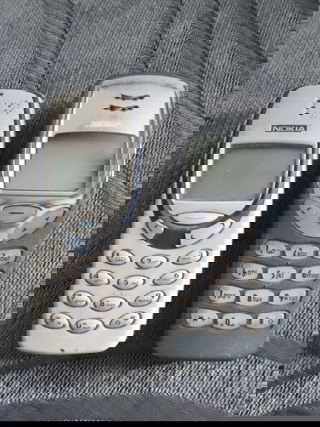 Nokia vintage κινητό τηλέφωνο για επισκευή για ανταλλακτικά πακέτο δύο μαζί