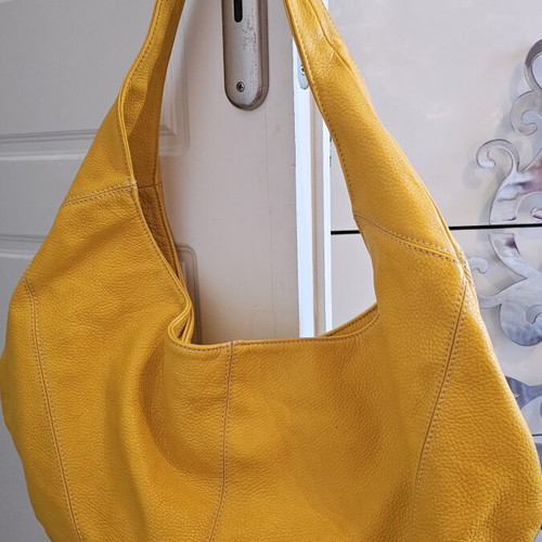 Italy leather shoulder bag used, yellow