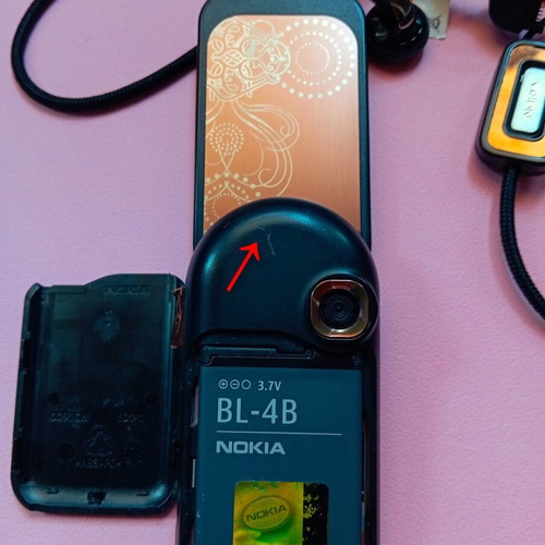 Nokia 7373 flip phone L'Amour Collection with original headphones