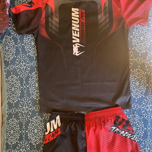 Venum training set like new, size M