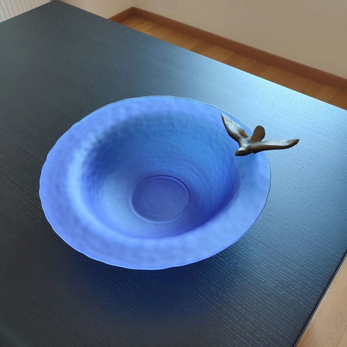 Decorative glass platter like new, blue royal with metal bird figure