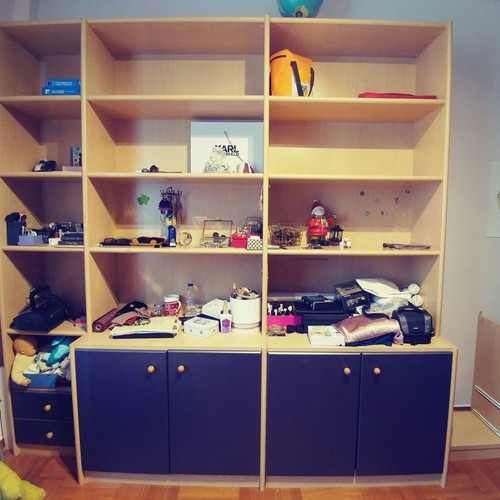 Neoset bookshelf used with 4 drawers and 2 cabinets